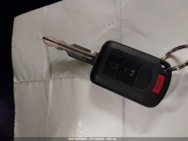 JA4AZ2A3XHZ033183 Mitsubishi Outlander Es
