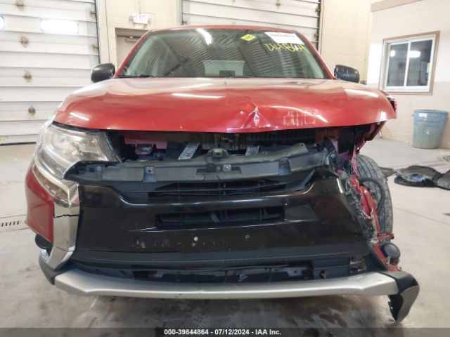 JA4AZ2A3XHZ033183 Mitsubishi Outlander Es