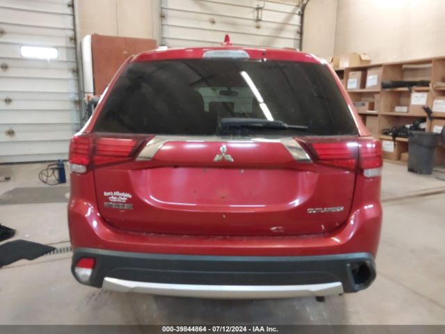 JA4AZ2A3XHZ033183 Mitsubishi Outlander Es