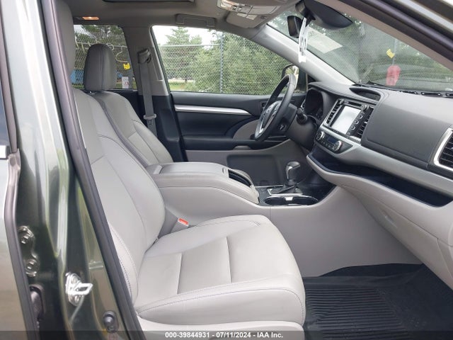 Toyota Highlander Xle 2019 5TDJZRFH0KS701522 Image 5