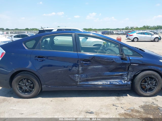 Toyota Prius Three 2015 JTDKN3DU9F0479603 Image 13