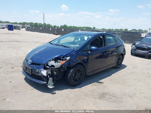 Toyota Prius Three 2015 JTDKN3DU9F0479603 Image 2