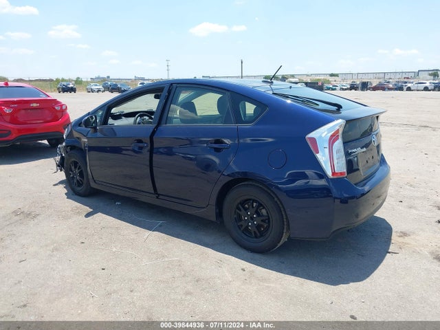 Toyota Prius Three 2015 JTDKN3DU9F0479603 Image 3