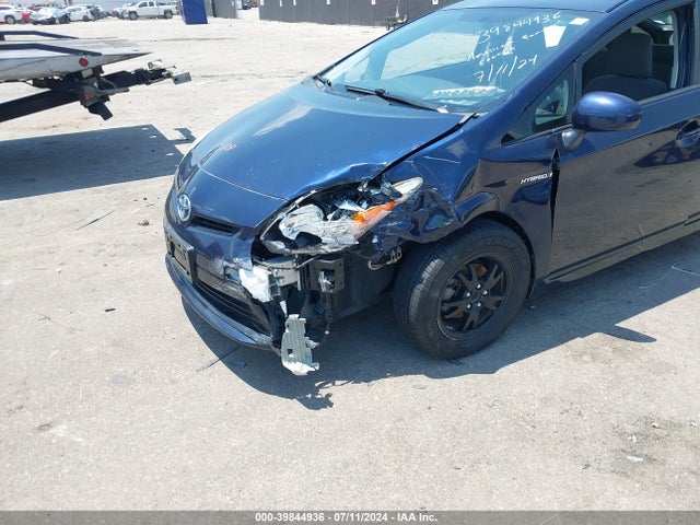 Toyota Prius Three 2015 JTDKN3DU9F0479603 Image 6