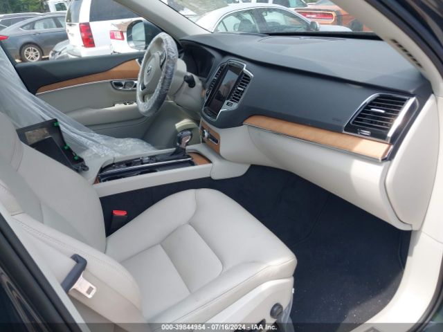 YV4102CK2N1827266 Volvo Xc90 T5 Momentum 7 Passenger