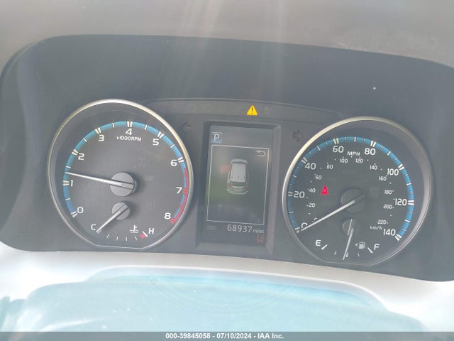 Toyota RAV4 LE 2018 2T3BFREV9JW829985 Image 16