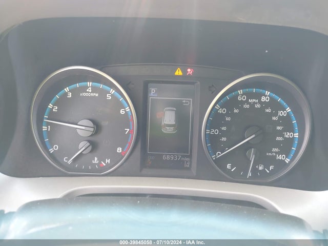 Toyota RAV4 LE 2018 2T3BFREV9JW829985 Image 7
