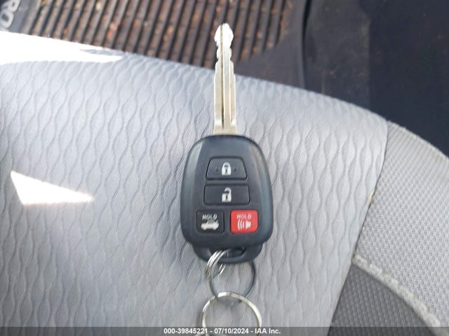 Toyota COROLLA LE 2018 2T1BURHE7JC116594 Image 11