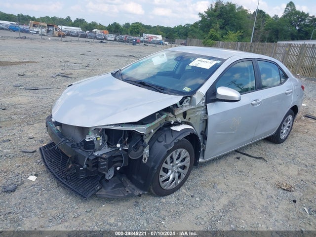 Toyota COROLLA LE 2018 2T1BURHE7JC116594 Image 2