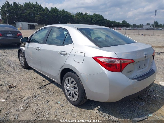 Toyota COROLLA LE 2018 2T1BURHE7JC116594 Image 3