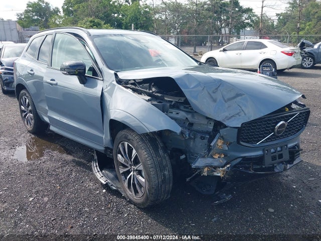 YV4L12RK0R1784484 Volvo Xc60 B5 Core Dark Theme