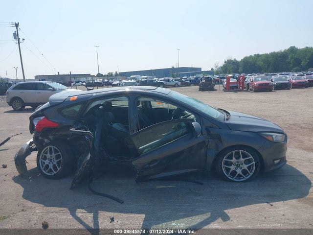 Ford FOCUS SE 2015 1FADP3K21FL322642 Image 14