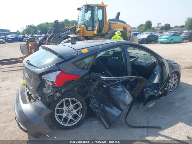 Ford FOCUS SE 2015 1FADP3K21FL322642 Image 4
