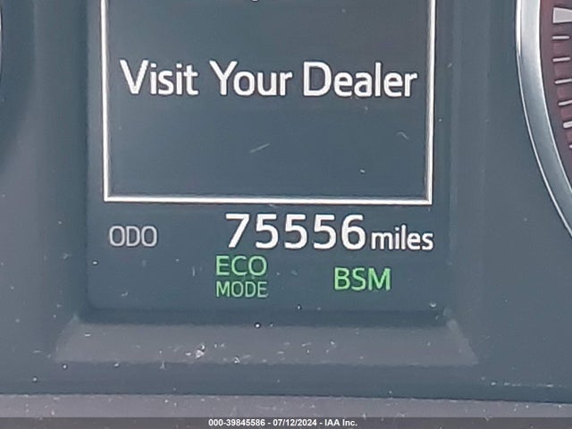 Toyota RAV4 SE 2017 JTMNFREV4HD102001 Image 16