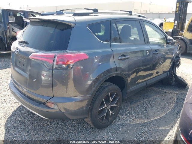 Toyota RAV4 SE 2017 JTMNFREV4HD102001 Image 4