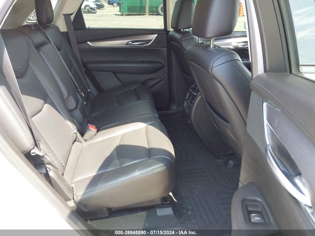 1GYKNFRS2JZ213914 Cadillac Xt5 Premium Luxury