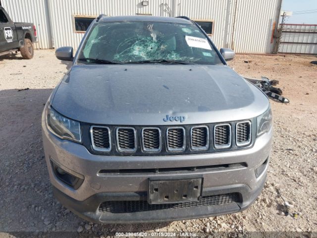 3C4NJCBB7JT494347 Jeep Compass Sun And Wheel Fwd
