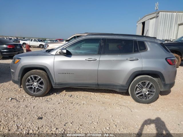 3C4NJCBB7JT494347 Jeep Compass Sun And Wheel Fwd
