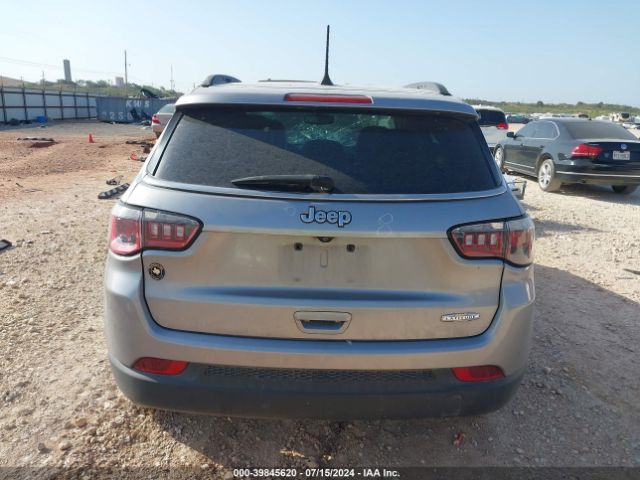 3C4NJCBB7JT494347 Jeep Compass Sun And Wheel Fwd
