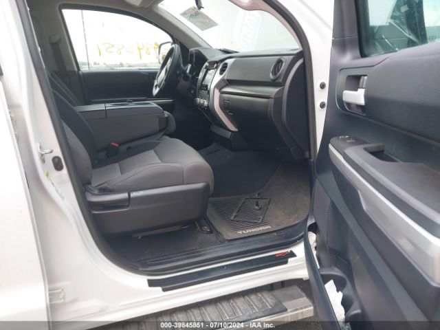 5TFDM5F16EX050645 Toyota Tundra Sr5 4.6l V8