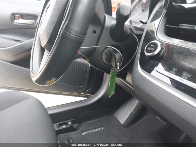 JTDEPRAE1LJ114135 Toyota COROLLA LE