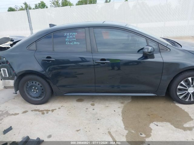 JTDEPRAE1LJ114135 Toyota COROLLA LE
