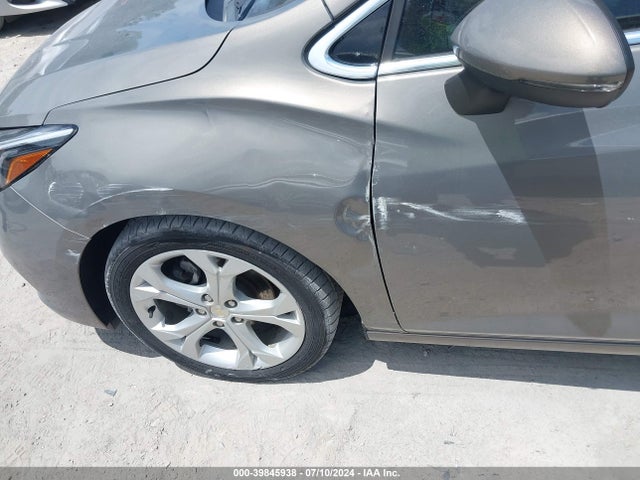 Chevrolet Cruze Premier Auto 2018 3G1BF6SM7JS561065 Image 17