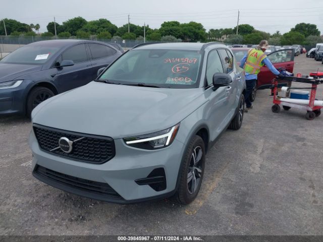 YV4L12UK9R2222925 Volvo Xc40 B5 Core Dark Theme