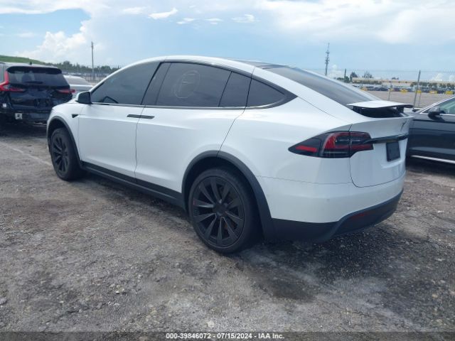 2022 TESLA MODEL X 7SAXCBE5XNF359793 Photo 2
