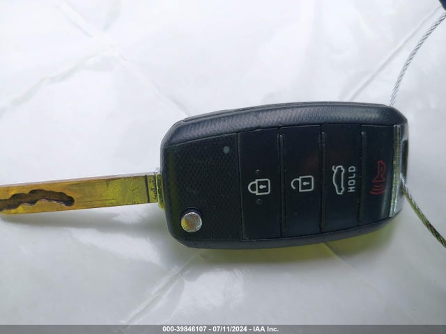 KIA Optima Lx 2016 KNAGT4L32G5107127 Image 11