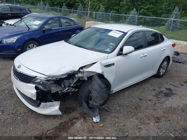 KIA Optima Lx 2016 KNAGT4L32G5107127 Image 2
