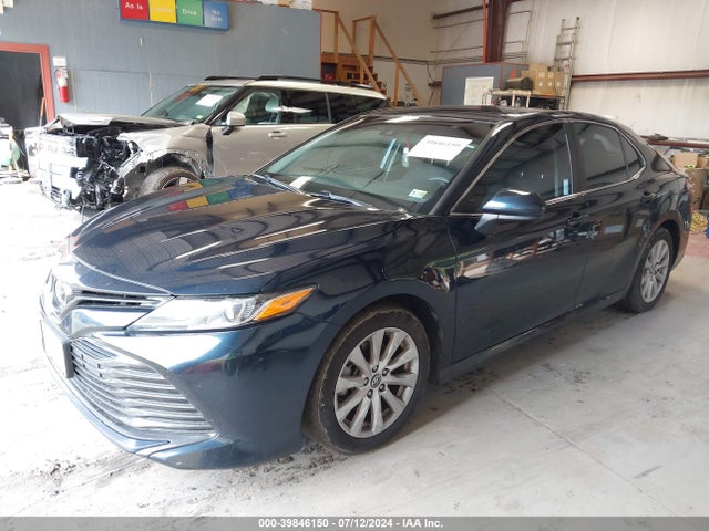 Toyota CAMRY LE 2019 4T1B11HK0KU854205 Image 2