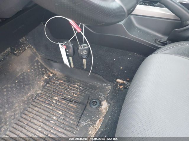 5TFCZ5AN7HX090390 Toyota Tacoma Sr5 V6