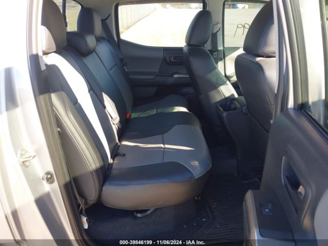 5TFCZ5AN7HX090390 Toyota Tacoma Sr5 V6