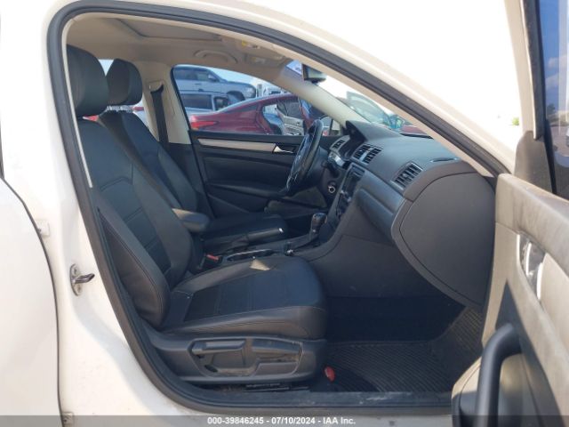 1VWBS7A31EC110384 Volkswagen Passat 1.8t Se