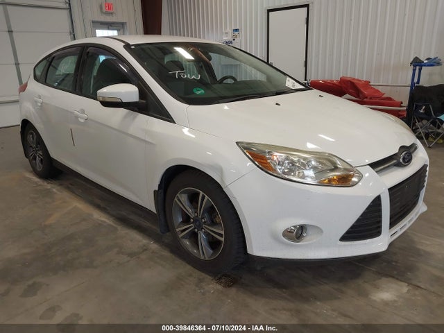 Ford FOCUS SE 2014 1FADP3K24EL179488 Image 1
