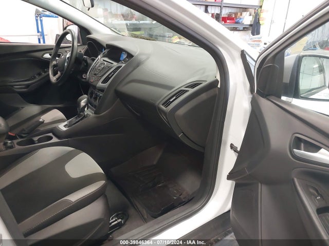 Ford FOCUS SE 2014 1FADP3K24EL179488 Image 5