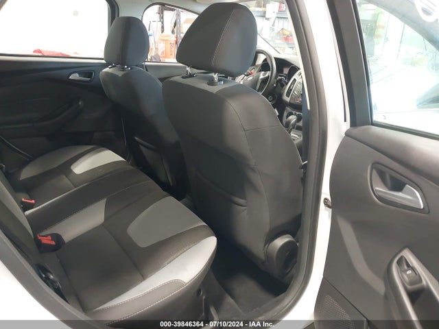 Ford FOCUS SE 2014 1FADP3K24EL179488 Image 8