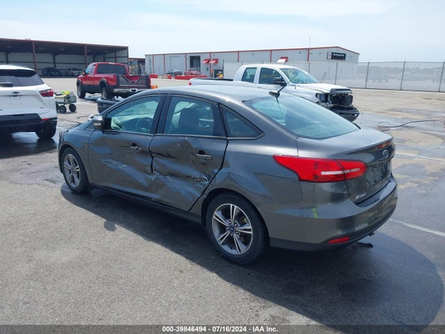 Ford FOCUS SE 2017 1FADP3FE3HL295192 Image 3
