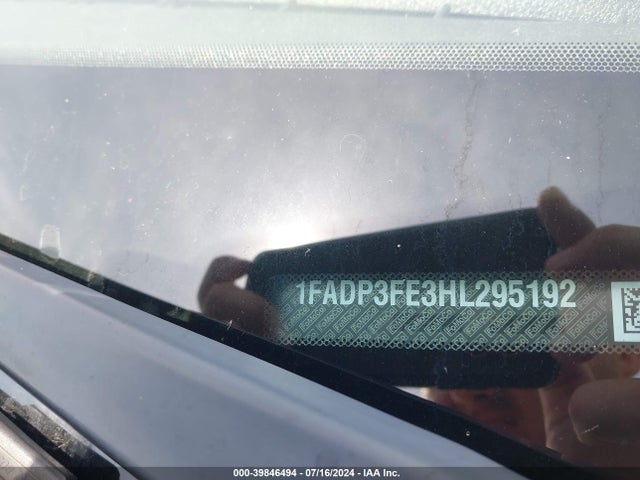 Ford FOCUS SE 2017 1FADP3FE3HL295192 Image 9