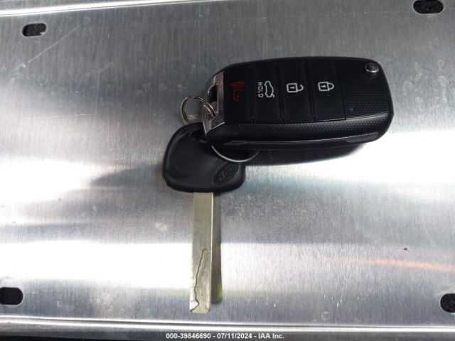 5XXGT4L35GG030171 KIA Optima Lx