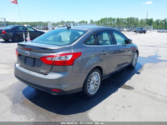 Ford Focus Titanium 2014 1FADP3J22EL165557 Image 4