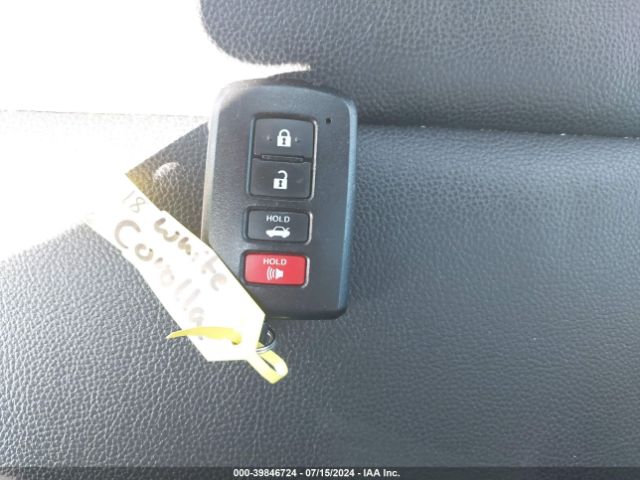 2T1BURHE5JC000052 Toyota Corolla Xle