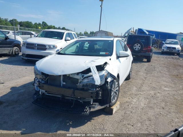 2T1BURHE5JC000052 Toyota Corolla Xle