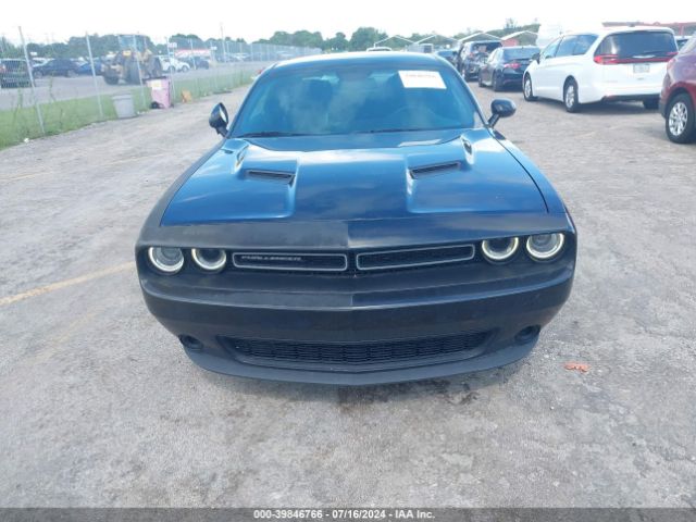 2C3CDZAG8KH623290 Dodge Challenger Sxt