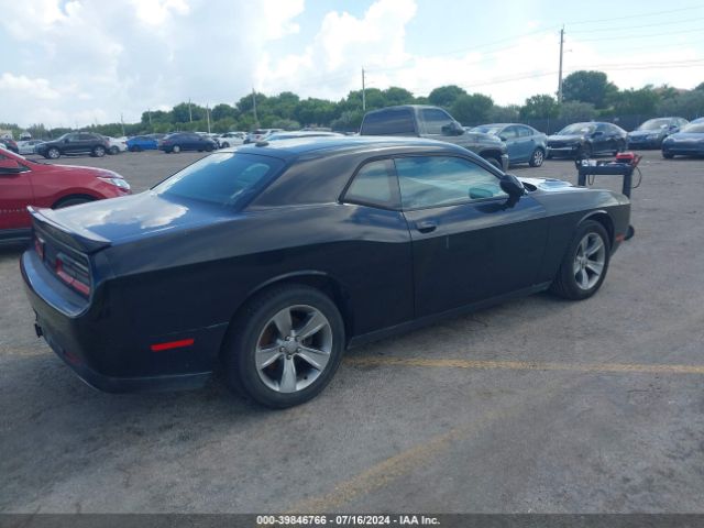 2C3CDZAG8KH623290 Dodge Challenger Sxt