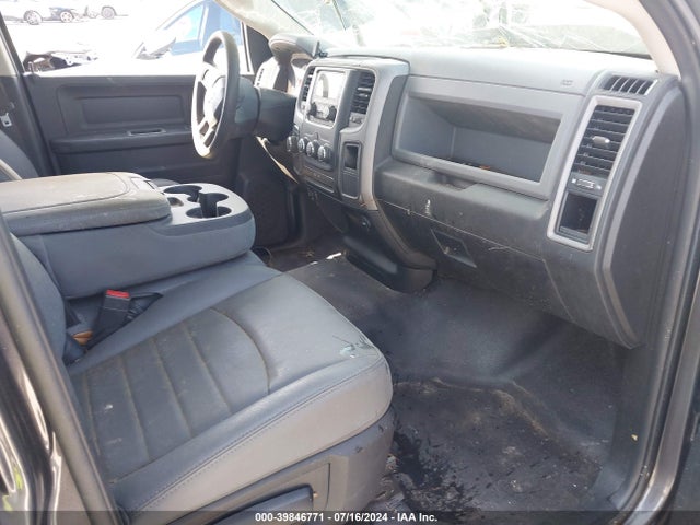 1C6RR6FT9LS105962 RAM 1500 Classic Tradesman Quad Cab 4x2 6'4 Box