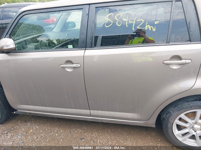 JTLZE4FE1EJ049748 Scion XB