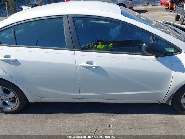 KIA FORTE LX 2017 3KPFK4A75HE082043 Image 13