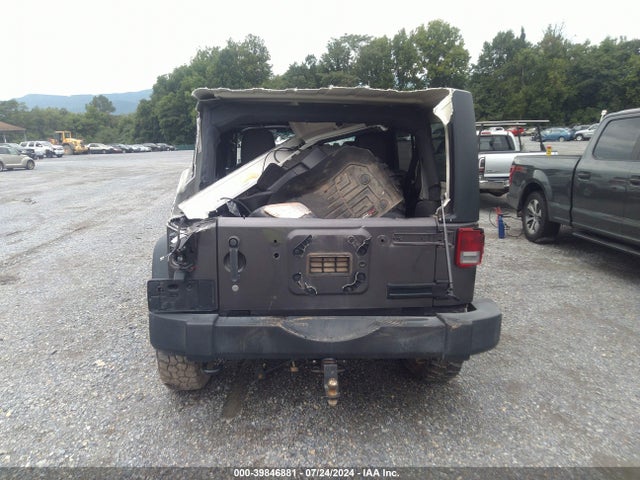1C4BJWDG7GL237352 Jeep Wrangler Unlimited Sport